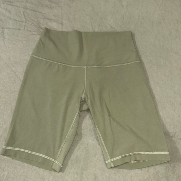 Shorts - Picture 2 of 5